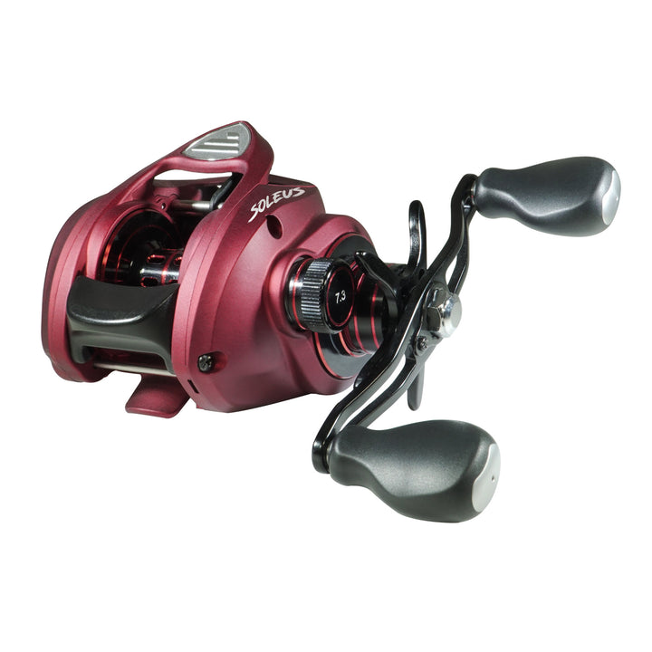Soleus Reel: Favorite USA Red / 7.3:1 / Left